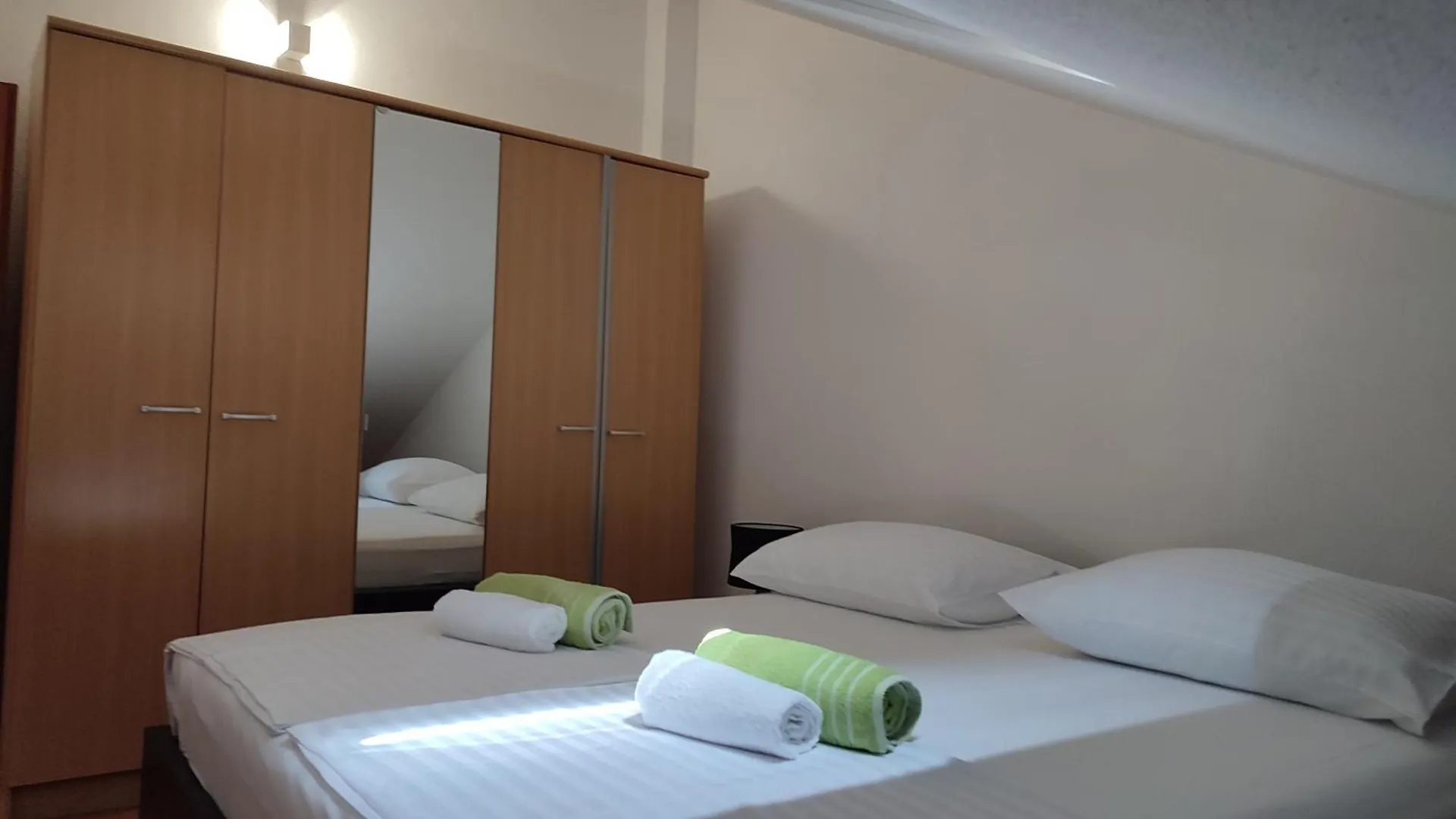 Top Floor Apartment With Sea View Kaštela 克罗地亚